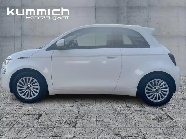FIAT 500E (6/15)