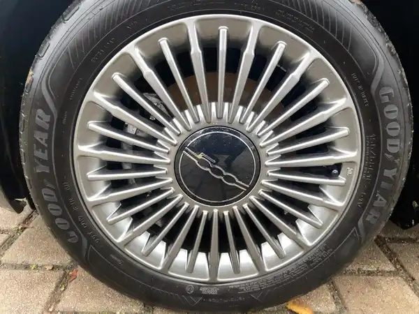 FIAT 500E (7/15)