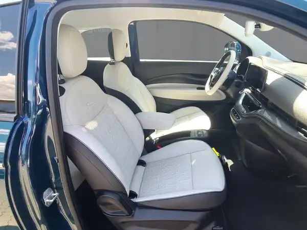 FIAT 500E (11/15)