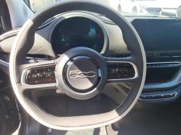 FIAT 500E (9/15)