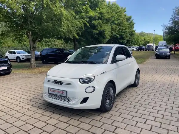 FIAT 500E (1/15)