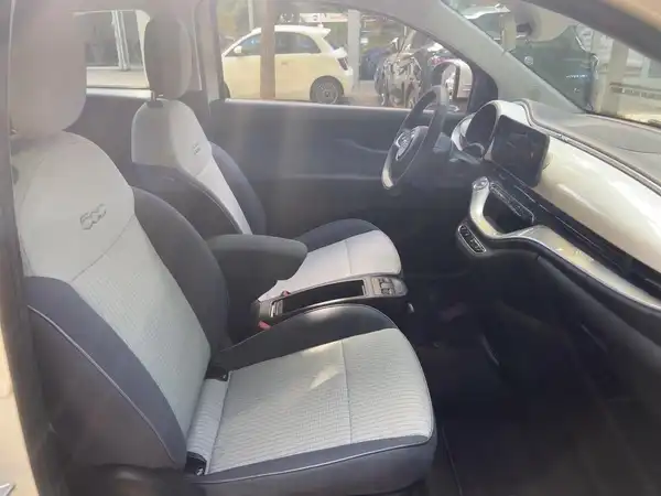 FIAT 500E (11/15)