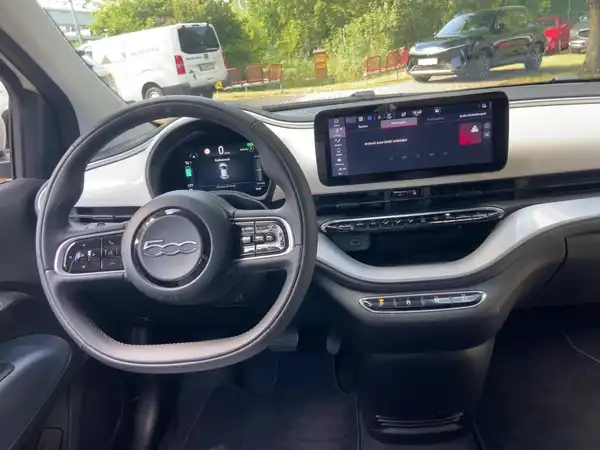 FIAT 500E (8/15)