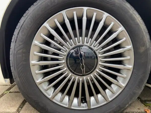 FIAT 500E (7/15)