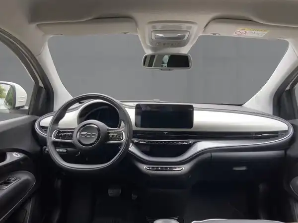 FIAT 500E (8/15)