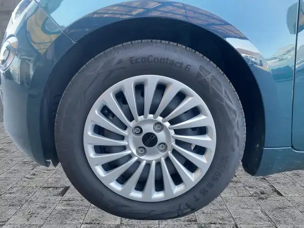 FIAT 500E (7/13)