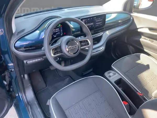 FIAT 500E (8/13)
