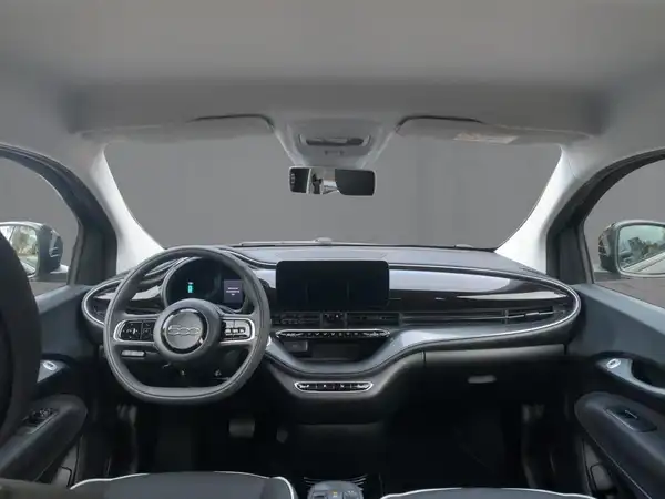 FIAT 500E (8/15)