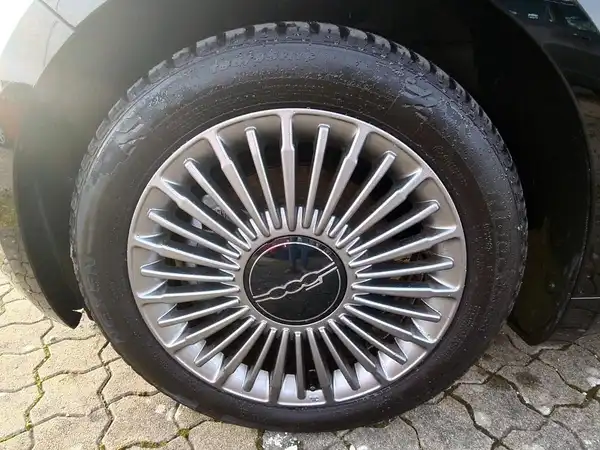 FIAT 500E (7/15)