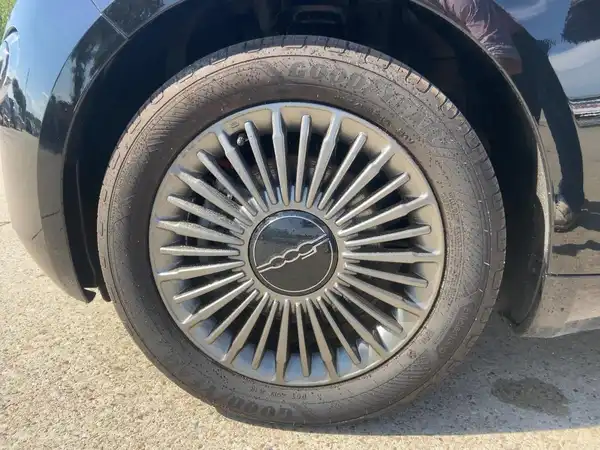 FIAT 500E (7/15)