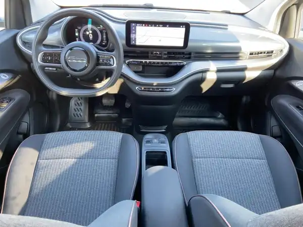 FIAT 500E (11/14)