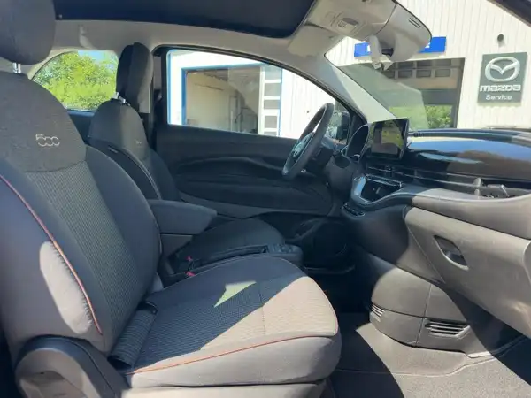 FIAT 500E (11/15)