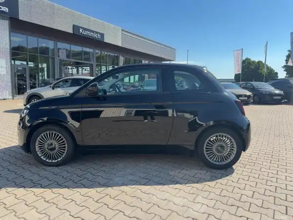FIAT 500E (6/15)