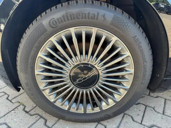 FIAT 500E (7/15)