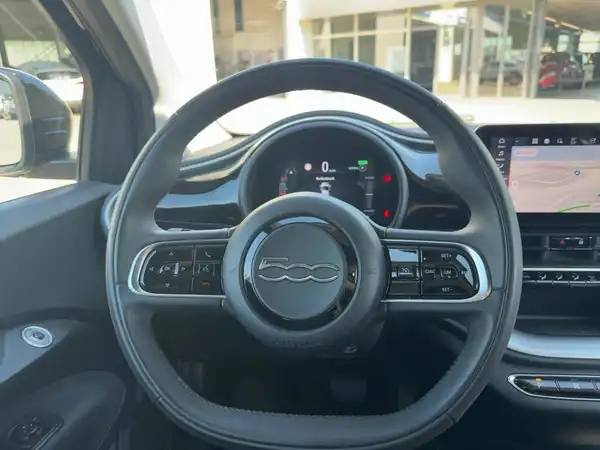 FIAT 500E (9/15)
