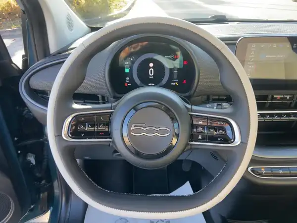 FIAT 500E (8/15)