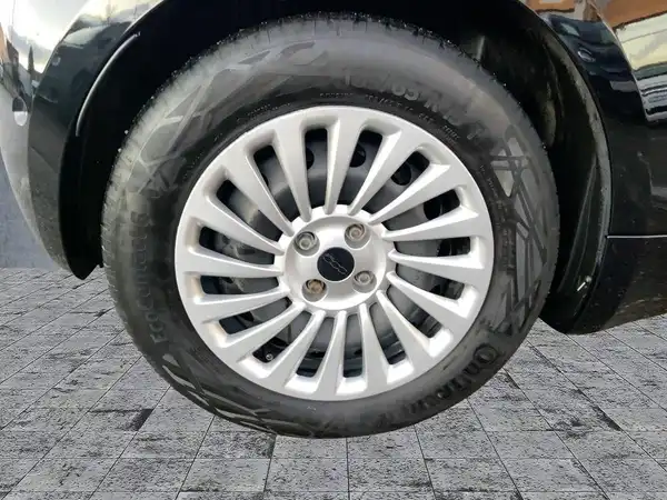 FIAT 500E (7/15)
