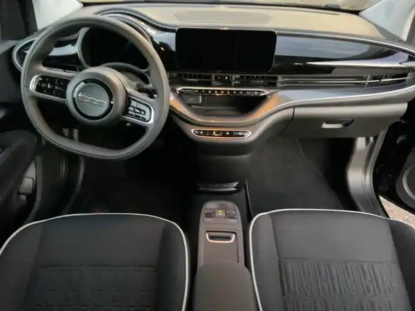 FIAT 500E (8/15)