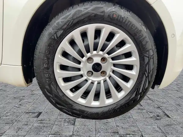 FIAT 500E (8/15)