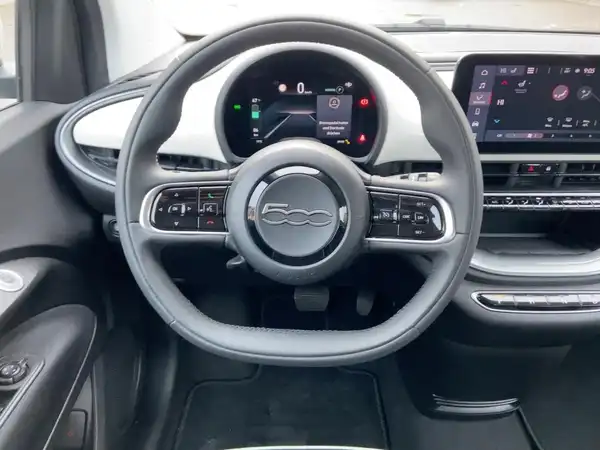 FIAT 500E (9/15)
