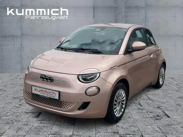 FIAT 500E (1/15)
