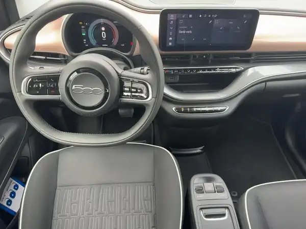 FIAT 500E (8/15)