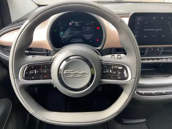 FIAT 500E (10/14)