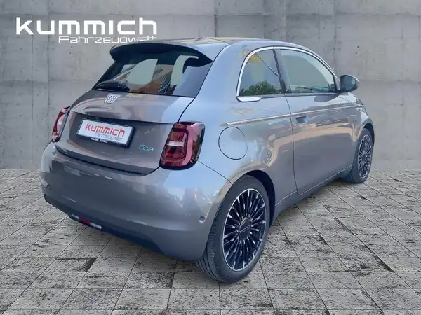 FIAT 500E (4/10)