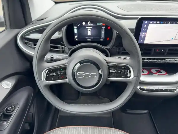 FIAT 500E (9/15)