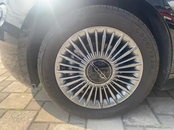 FIAT 500E (7/15)