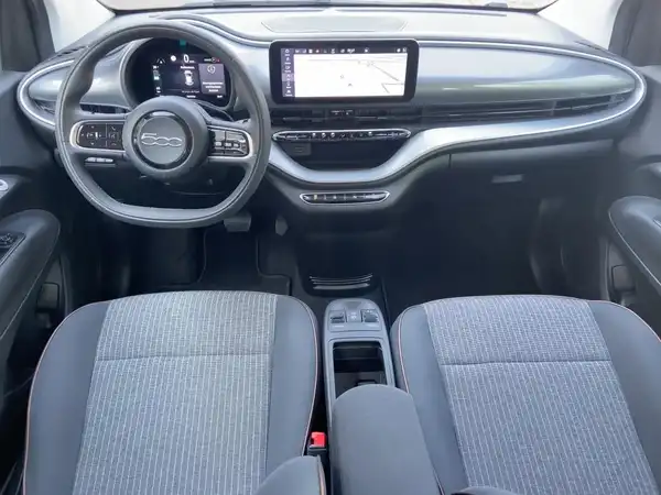 FIAT 500E (11/15)