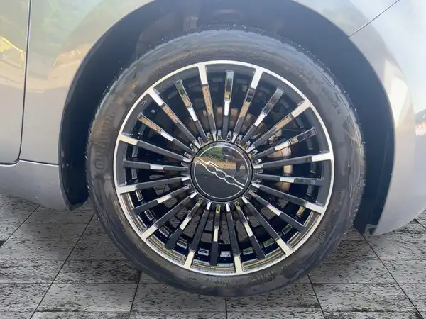 FIAT 500E (7/15)
