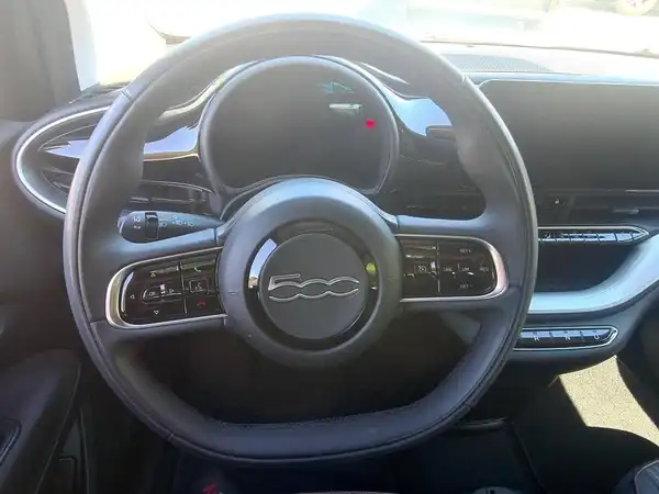 FIAT 500E (9/15)