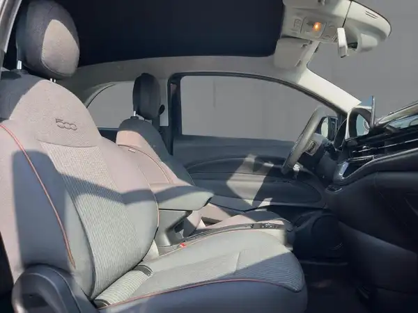 FIAT 500E (11/15)