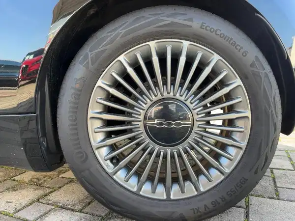 FIAT 500E (7/15)
