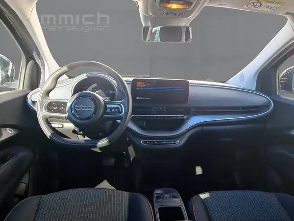 FIAT 500E (8/15)
