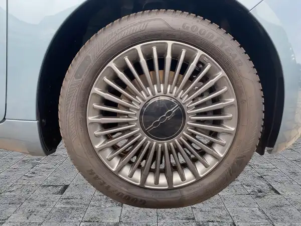 FIAT 500E (7/15)