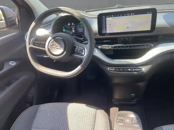 FIAT 500E (8/15)