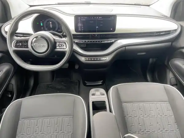 FIAT 500E (11/15)