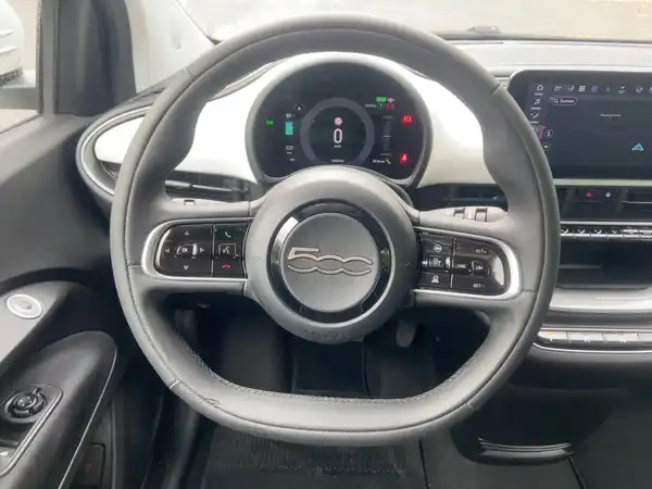 FIAT 500E (12/15)