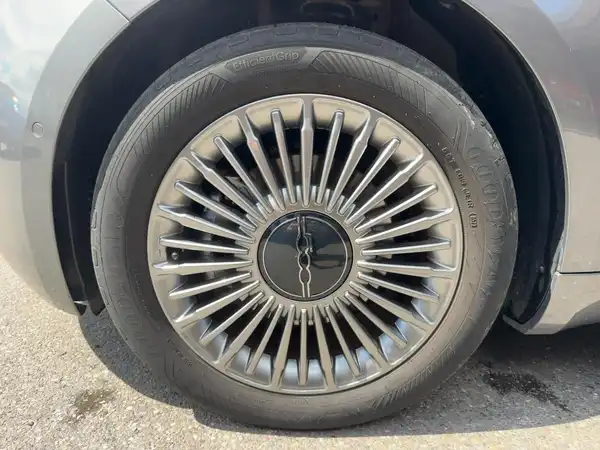 FIAT 500E (7/15)