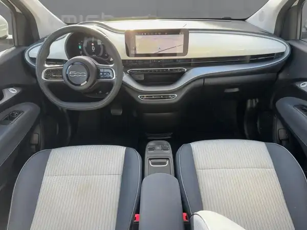 FIAT 500E (8/15)