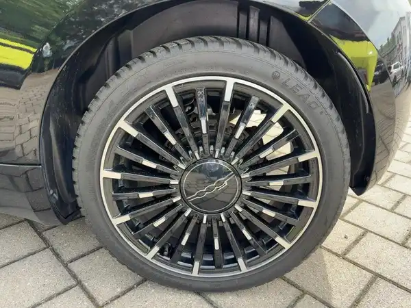 FIAT 500E (7/15)