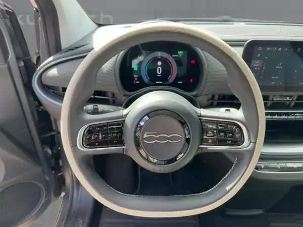 FIAT 500E (9/15)