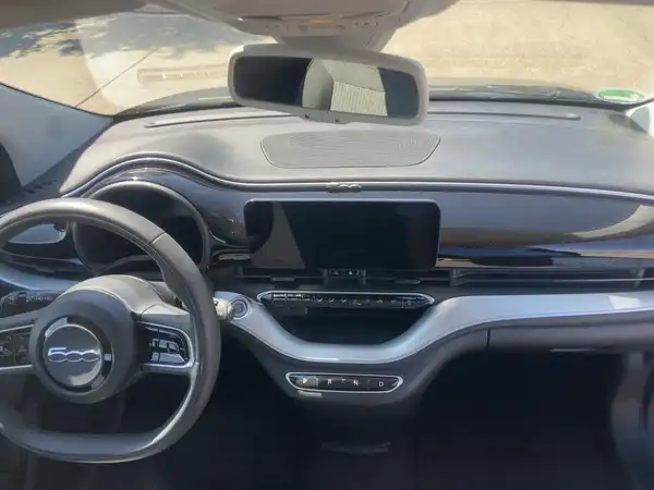 FIAT 500E (8/15)