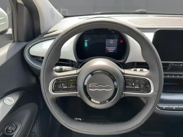 FIAT 500E (9/15)