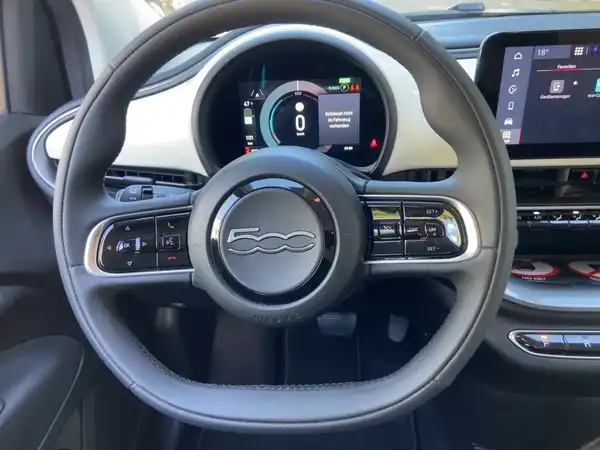 FIAT 500E (9/15)