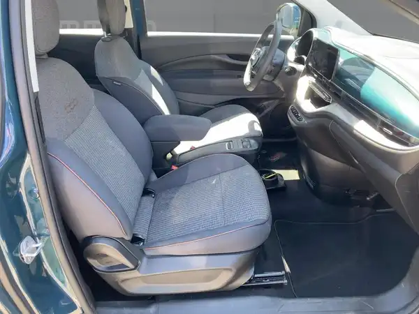 FIAT 500E (11/15)