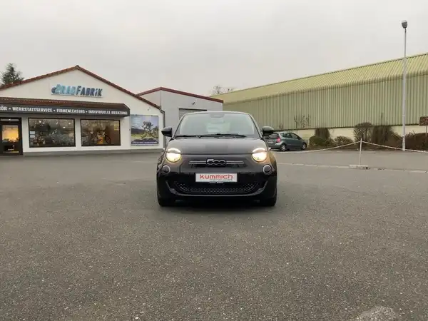 FIAT 500E (2/15)