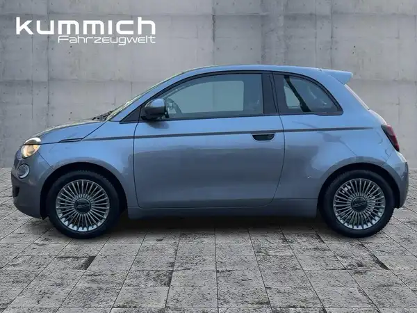 FIAT 500E (6/15)